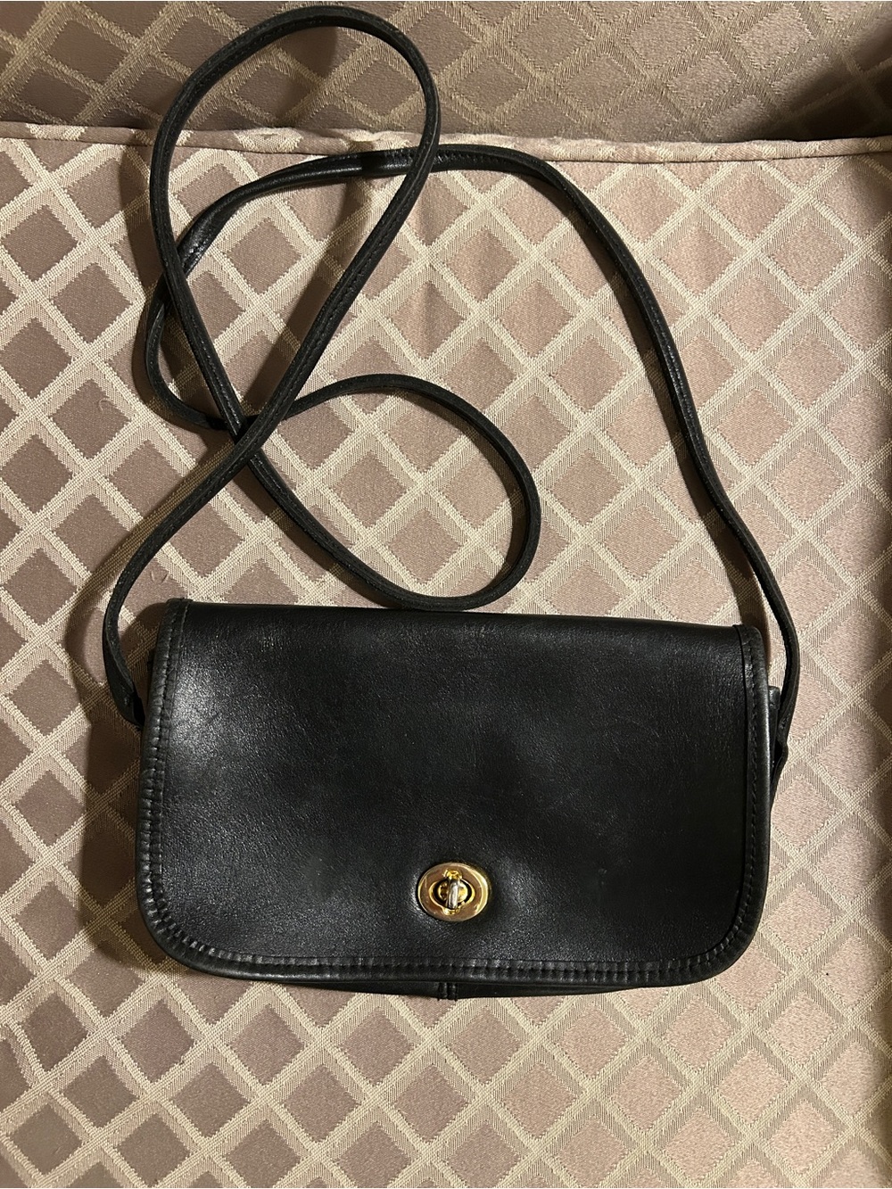 Vintage Mervyn’s Partners Black Leather Crossbody with Brass Turn-Lock